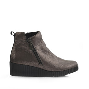 52324 Ankle Boot With Size Zip