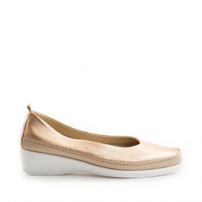 52239 Mid Wedge Slip-On Pump