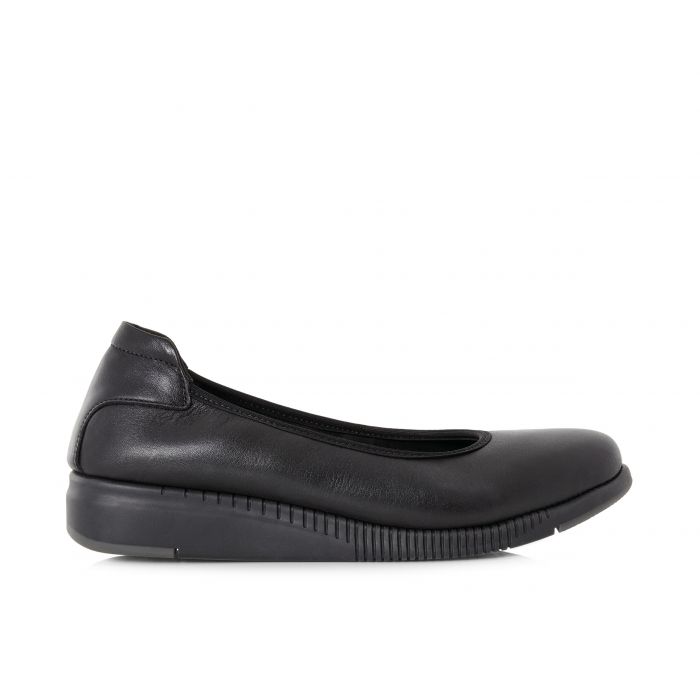 Ladies white slip on pumps store